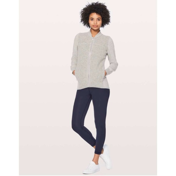 ❤️SOLD❤️Lululemon Stand Out Sherpa Jacket Light - Picture 2 of 8